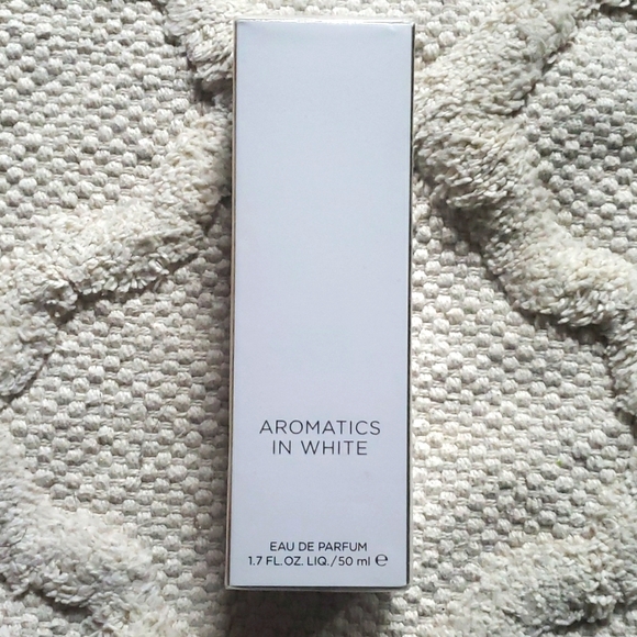 Aromatics in white clinique - Picture 1 of 2